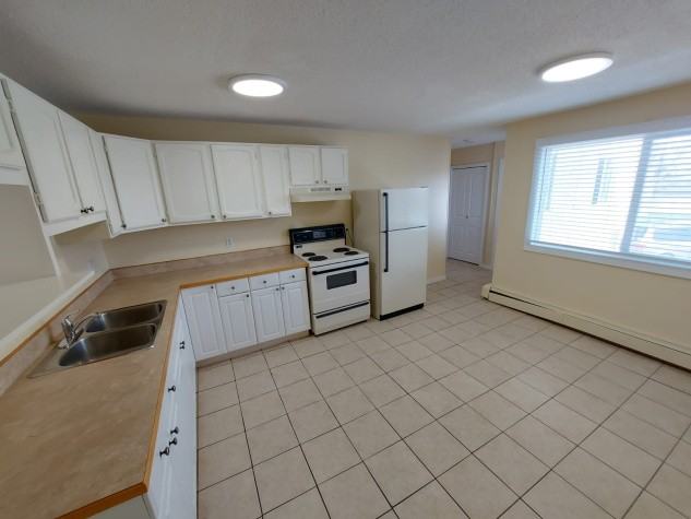 Bright 2 Bedroom Unit By Red Deer College!! - Photo 4 of 15