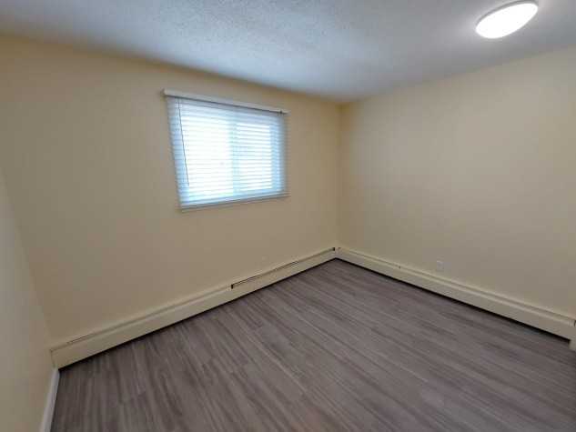 Bright 2 Bedroom Unit By Red Deer College!! - Photo 7 of 15