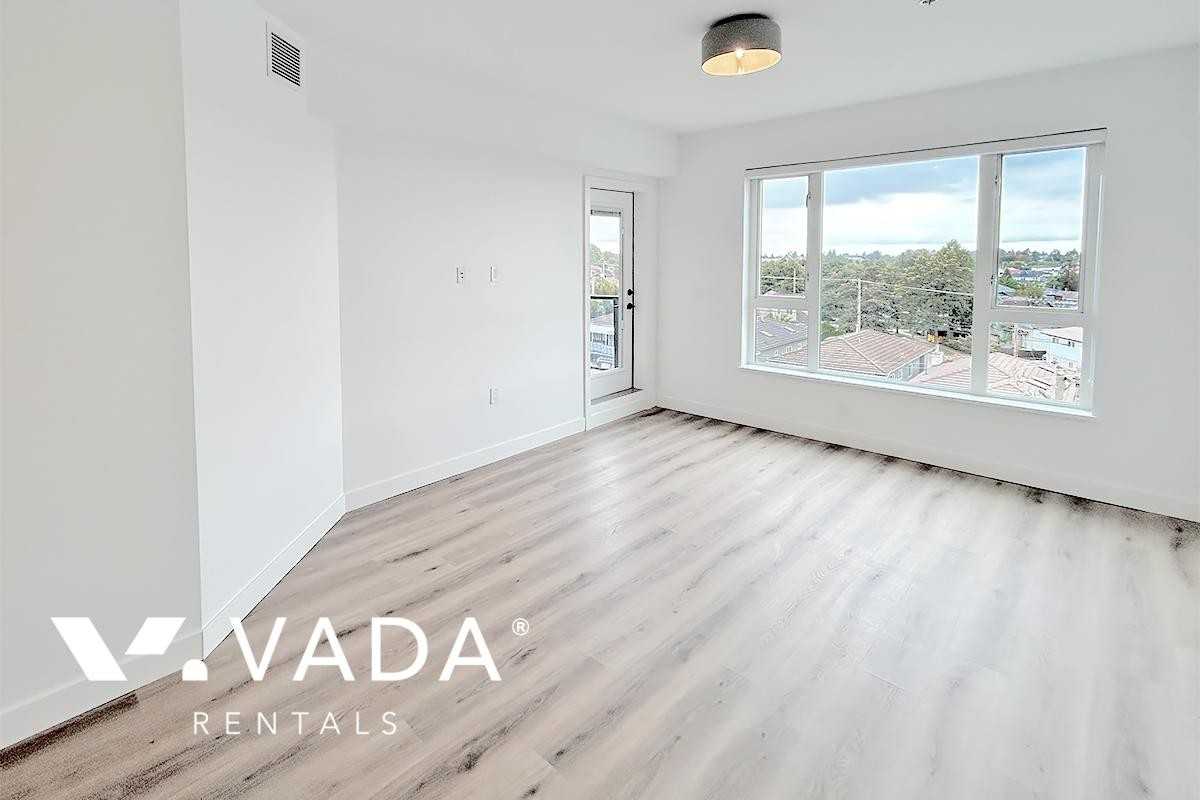 3068 Kingsway - Photo 2 of 22