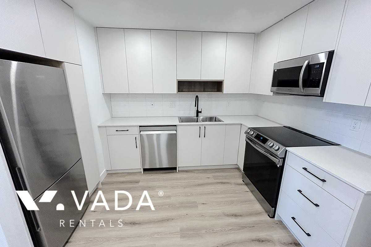 3068 Kingsway - Photo 4 of 26