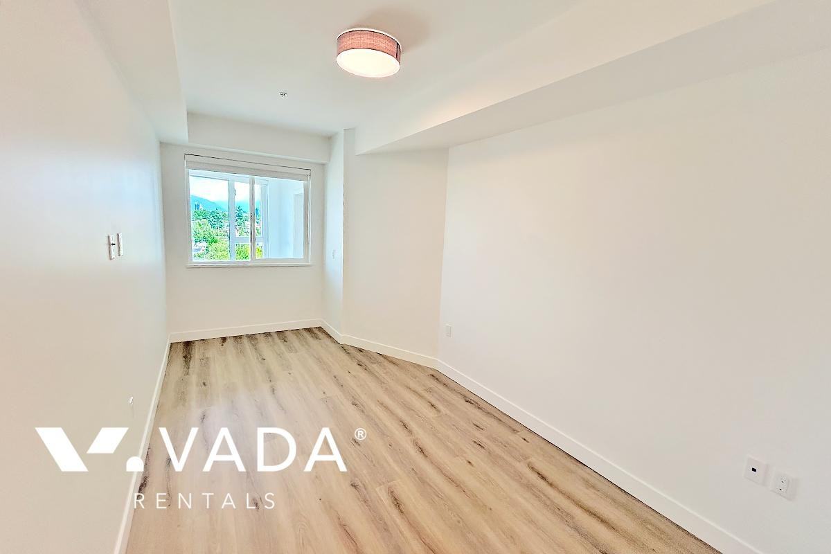 3068 Kingsway - Photo 7 of 26