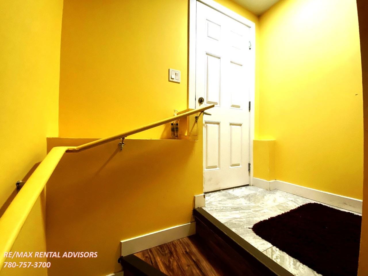 BSMT 5307 24 Avenue Southwest - Photo 3 of 15