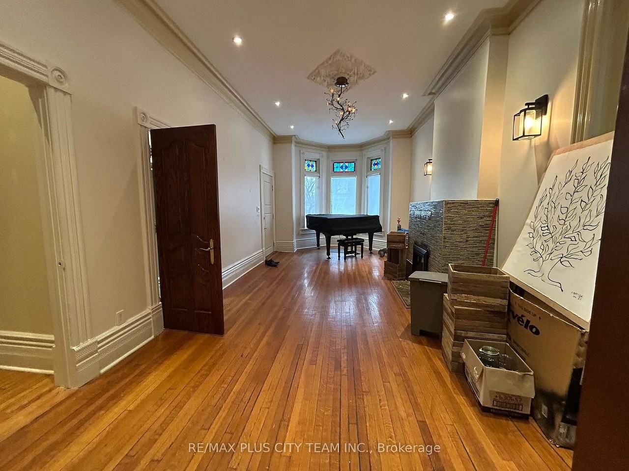 52 Churchill Avenue - Photo 7 of 19