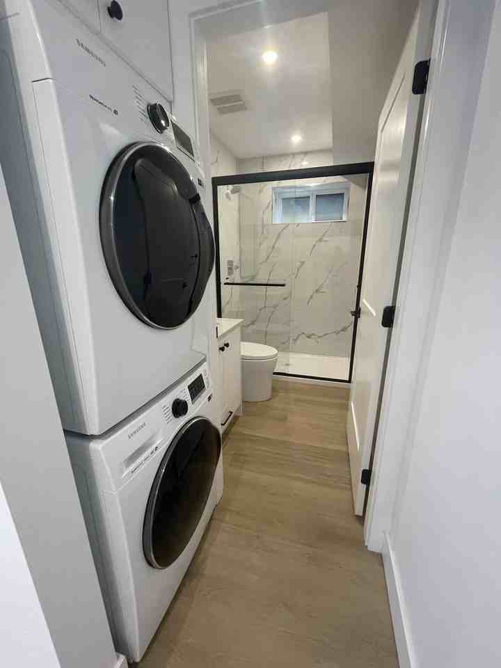 10961 84 Avenue - Photo 3 of 7