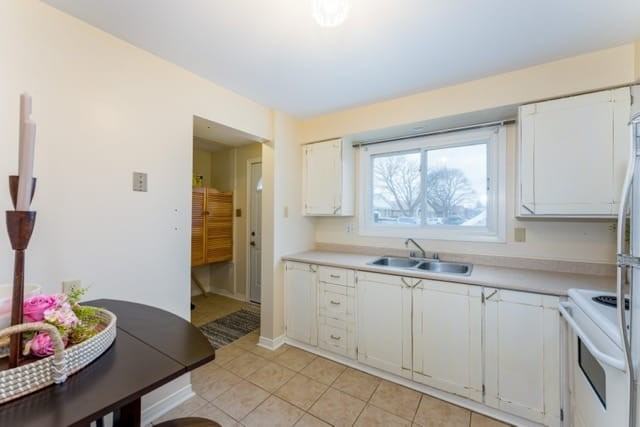 215 Trudeau Driveunit 60 - Photo 3 of 9