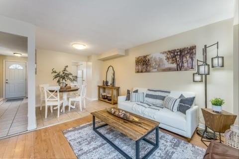 215 Trudeau Driveunit 60 - Photo 5 of 9