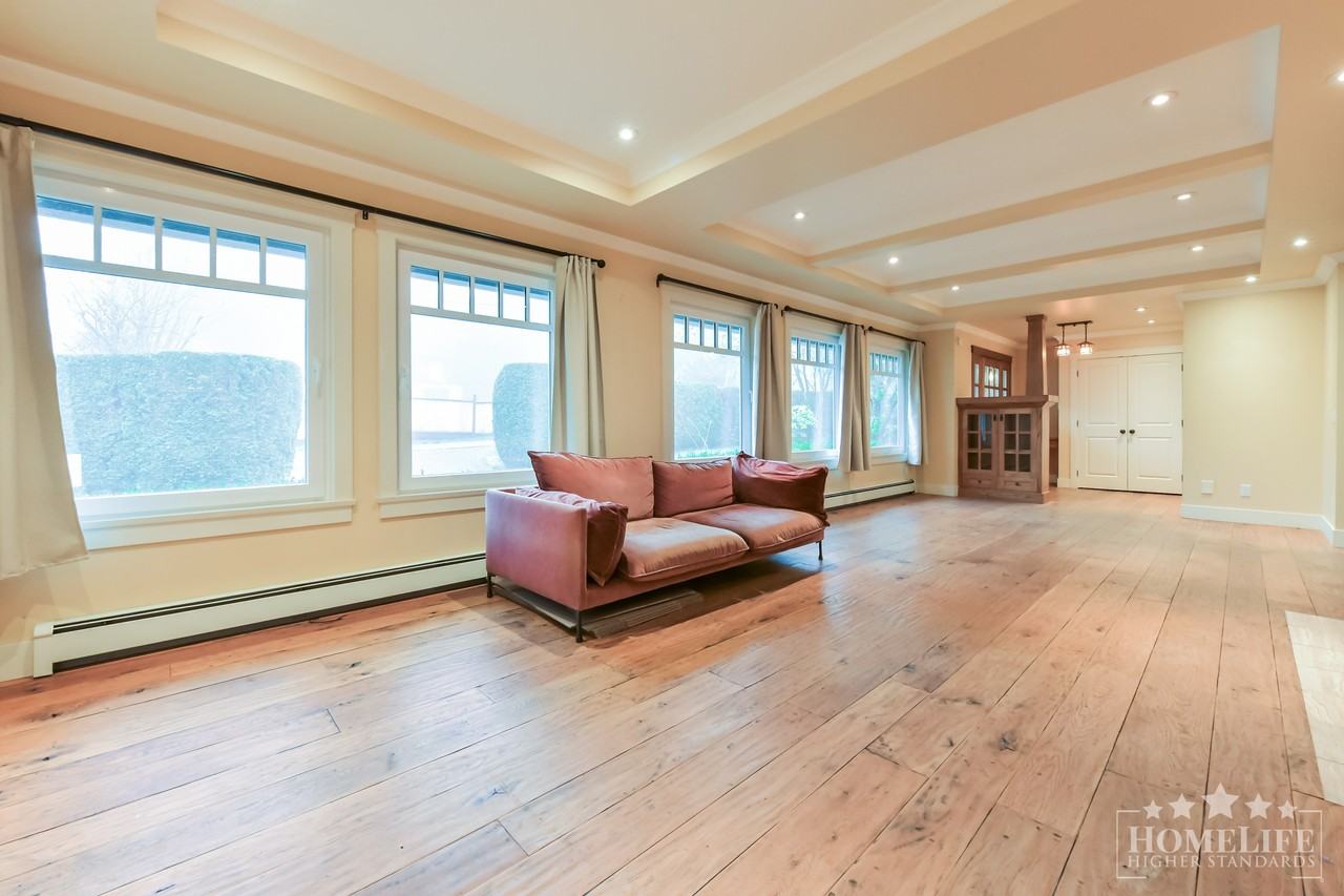 2647 Cedar Dr - Photo 4 of 26