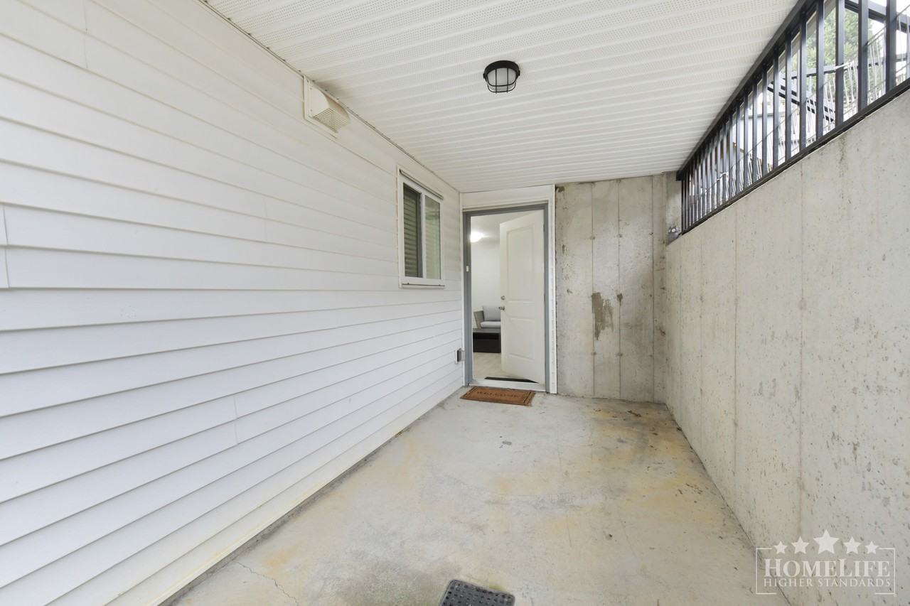 6125 146 St - Photo 2 of 15