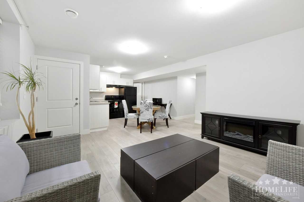 6125 146 St - Photo 4 of 15