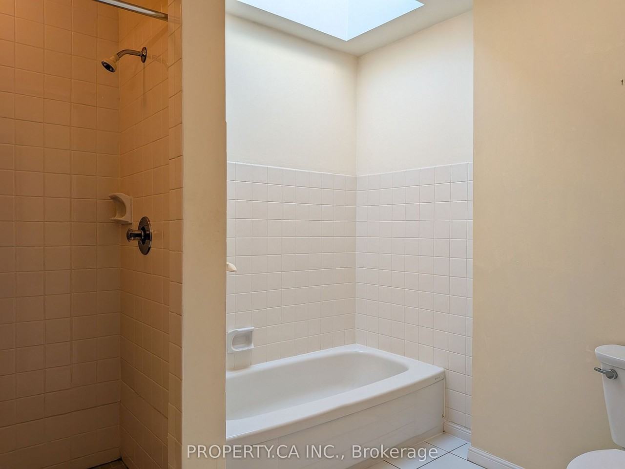 64 Arnold Avenue - Photo 5 of 27
