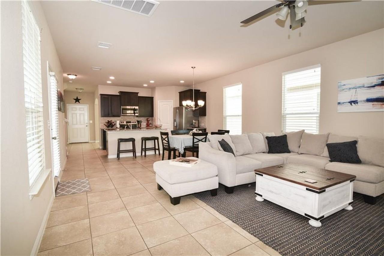 18405 Congaree St - Photo 6 of 34