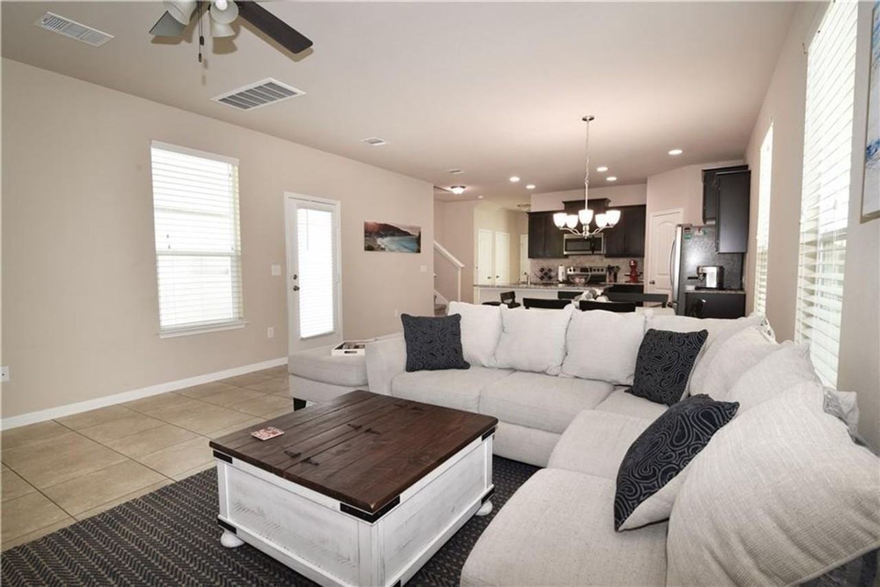 18405 Congaree St - Photo 5 of 34