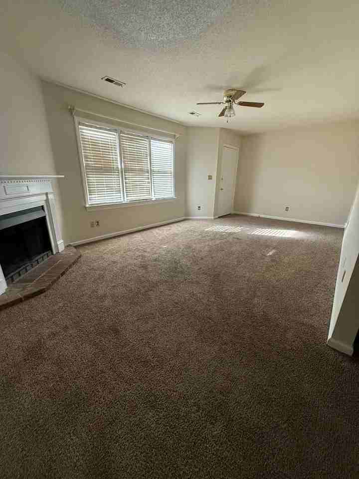 3256 Landmark St Apt A5 - Photo 2 of 13