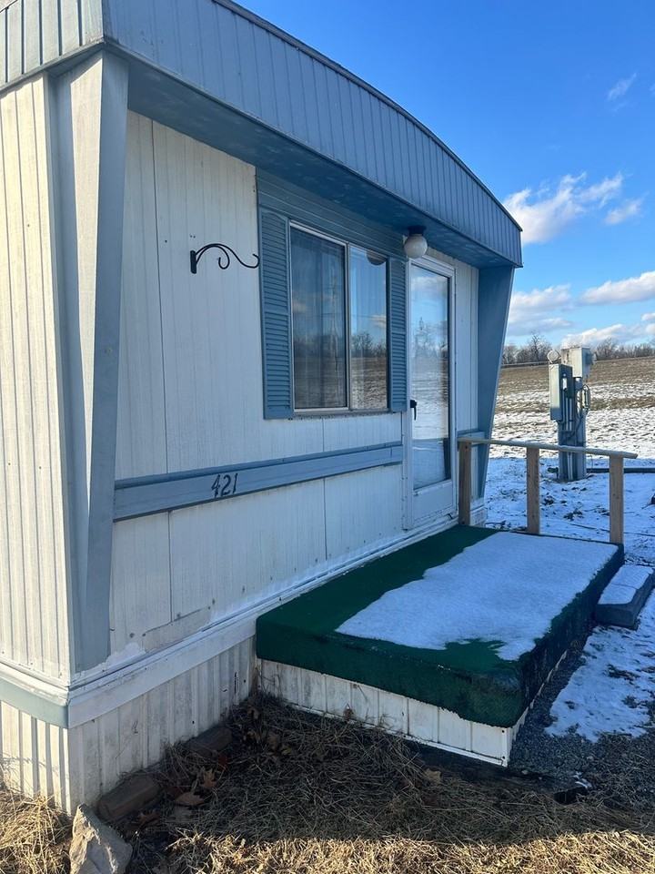 421 Meadowbrook Rd - Photo 2 of 15