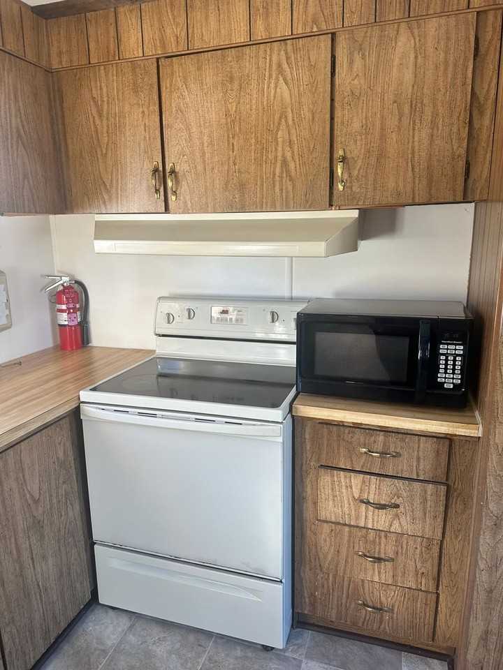 421 Meadowbrook Rd - Photo 4 of 15