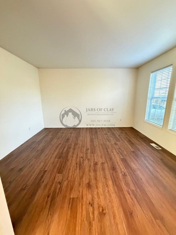 575 S Ponderosa St - Photo 4 of 19