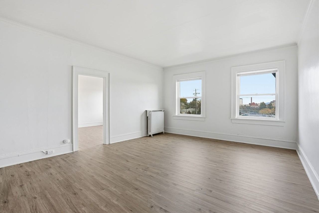 o155-Elm - Photo 3 of 19