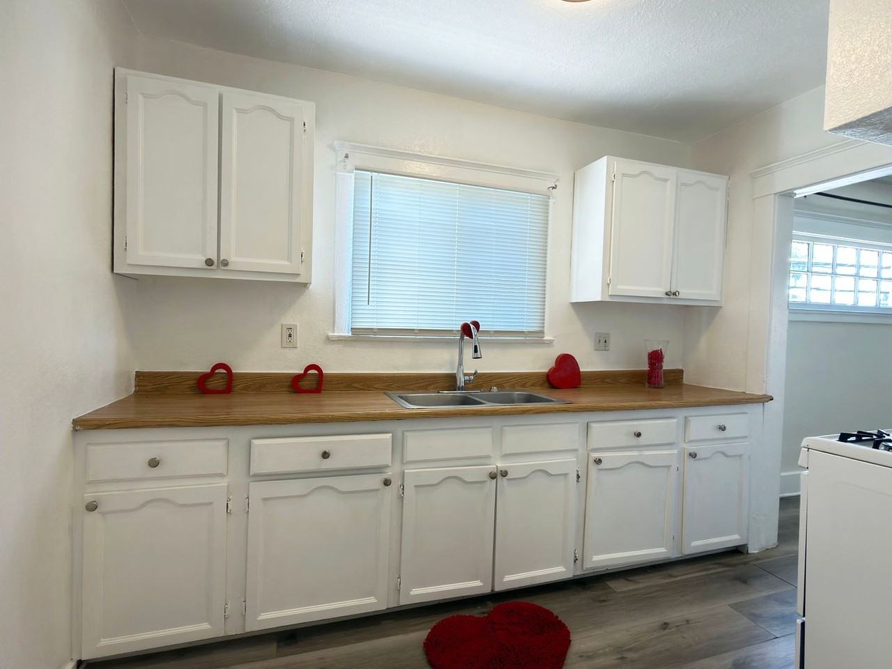 519 E 17th St - Photo 6 of 16