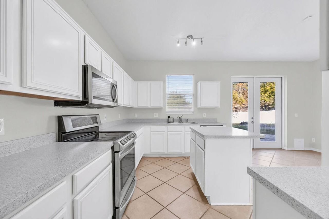 14609 Kristenright Ln - Photo 6 of 28