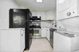 featured image of 533/535 South Bonner Ave