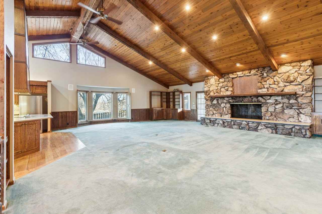 215 S 132nd St - Photo 3 of 41