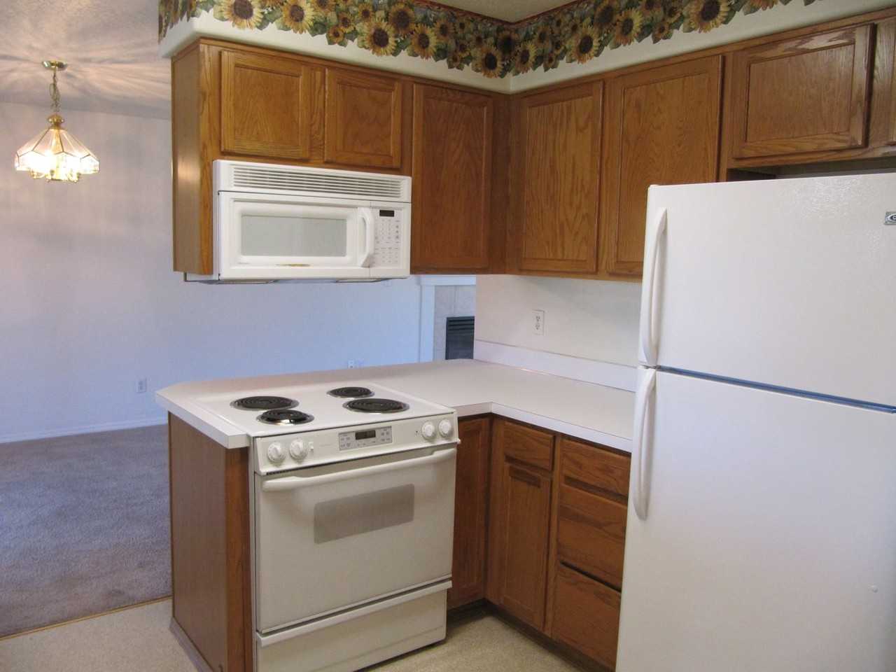 5370 Catalina St Se - Photo 6 of 16