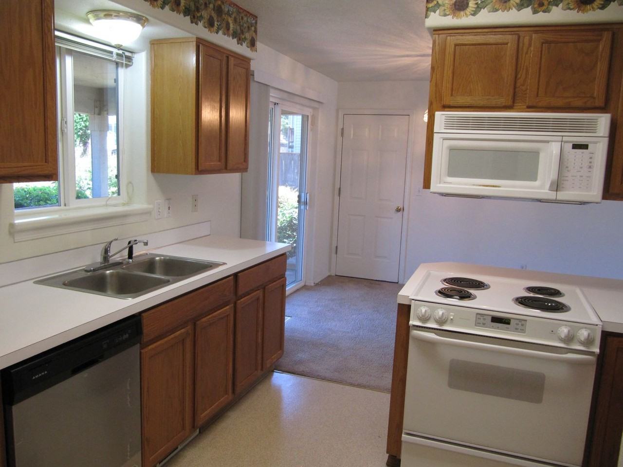 5370 Catalina St Se - Photo 7 of 16