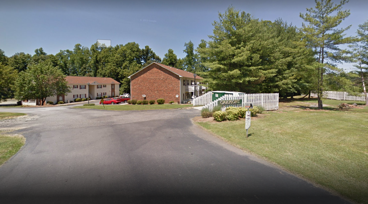 1806 Woods Ln Apt C - Photo 2 of 6