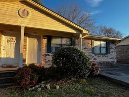 featured image of 213 Weeks Dr Ne