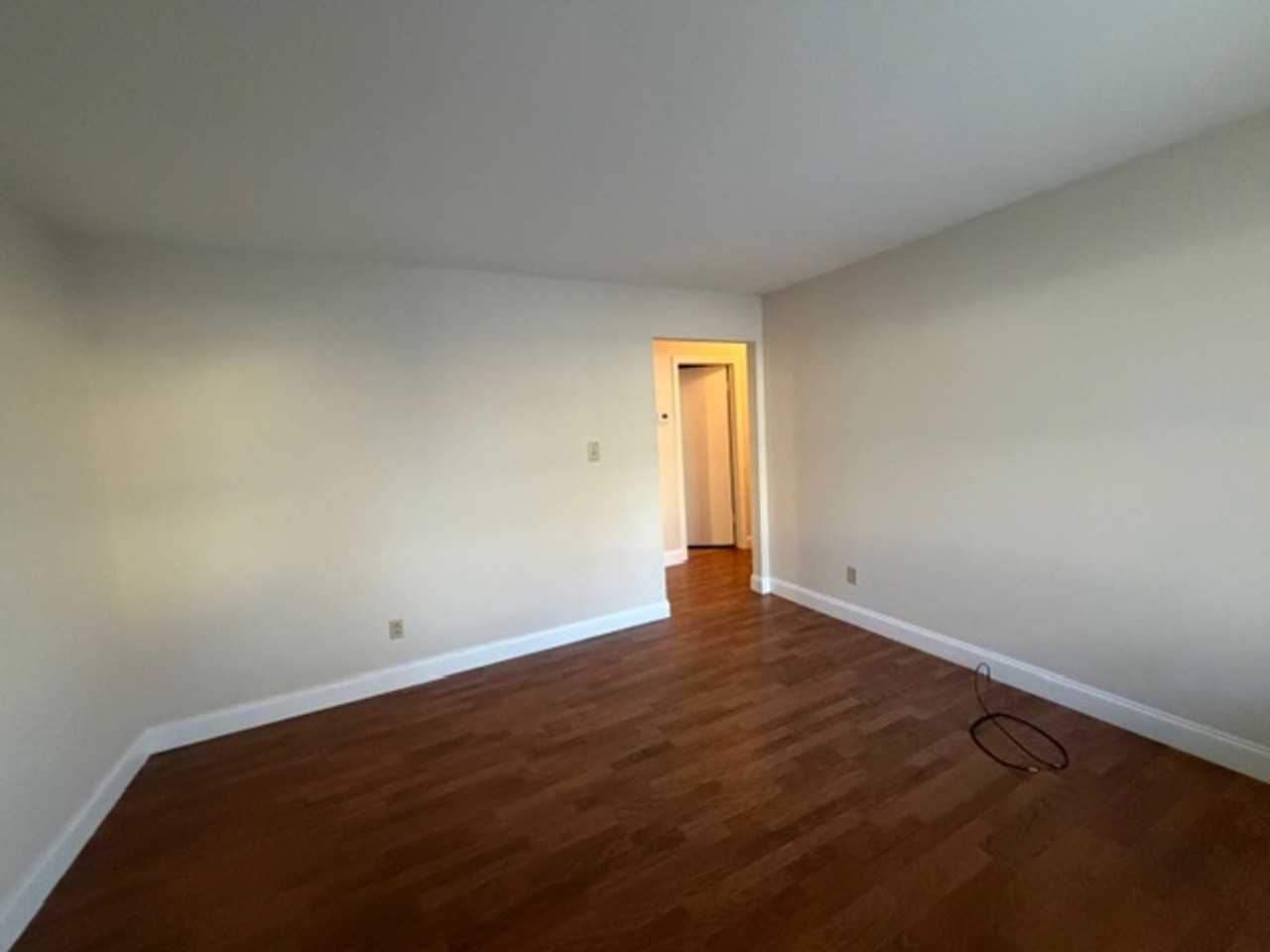 213 Weeks Dr Ne - Photo 3 of 10