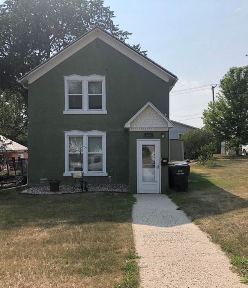 802 3rd Ave Se - Photo 4 of 13