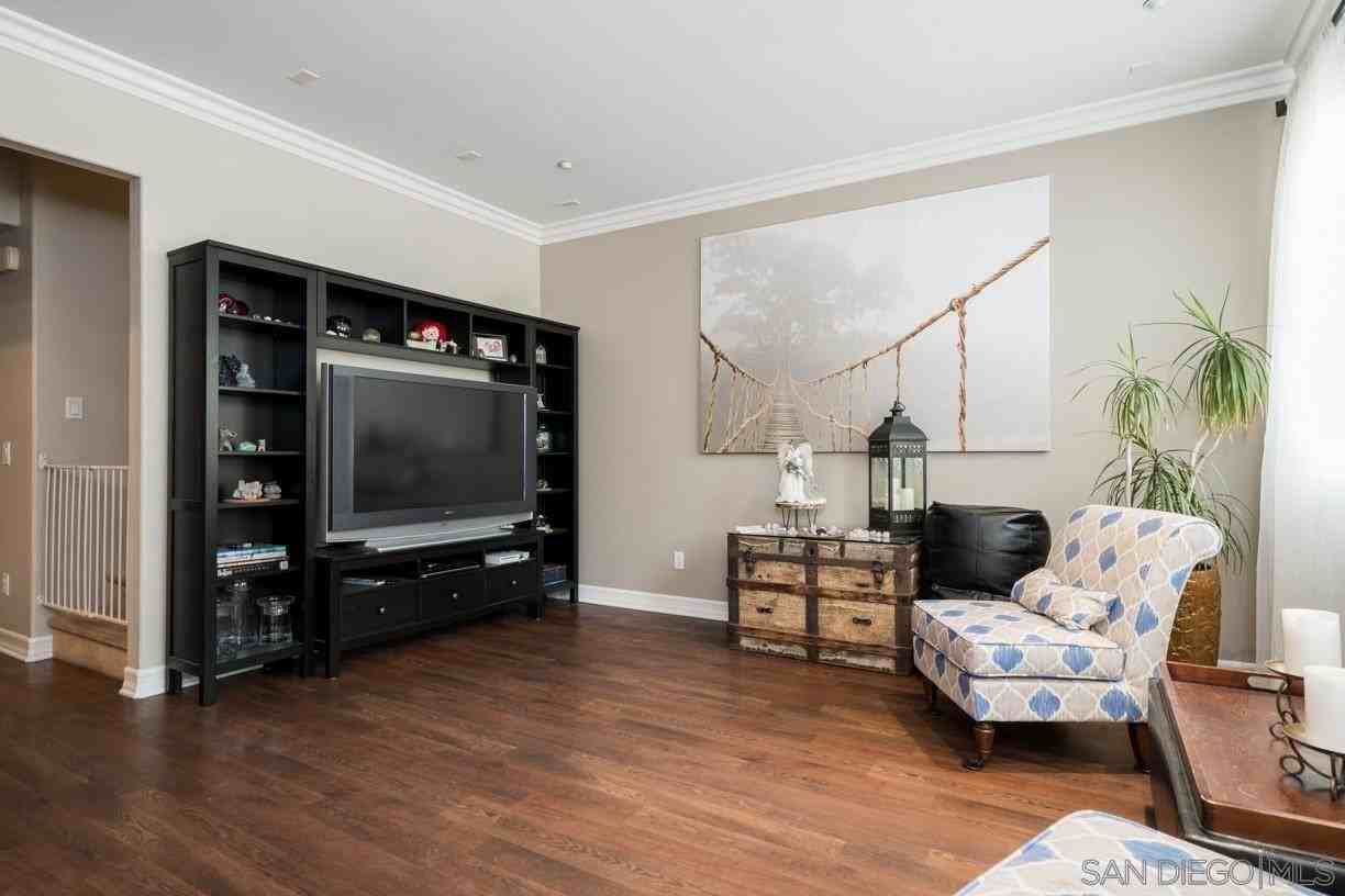 10428 Duxbury Ln #16 - Photo 5 of 22