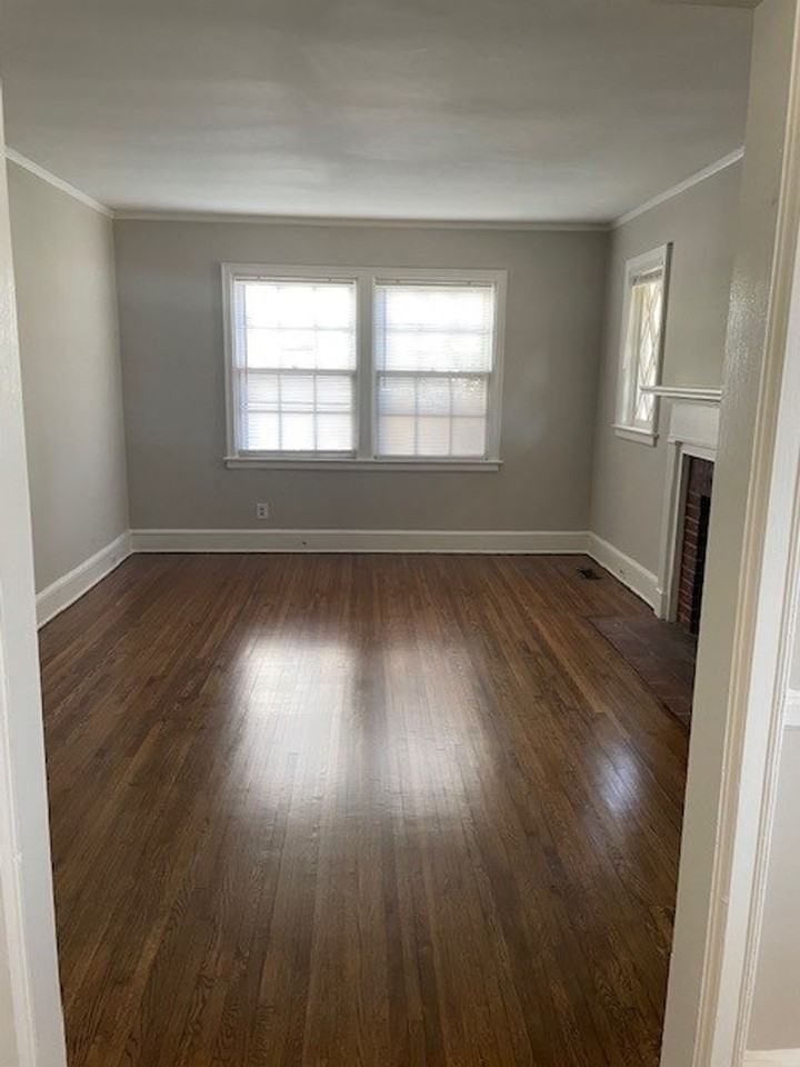 2410 Remount Rd - Photo 2 of 8