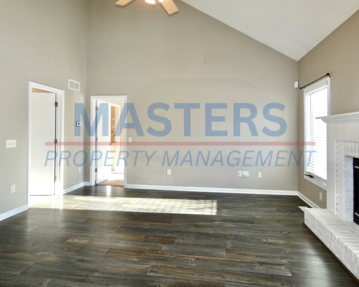 819 Little Creek Dr - Photo 2 of 30