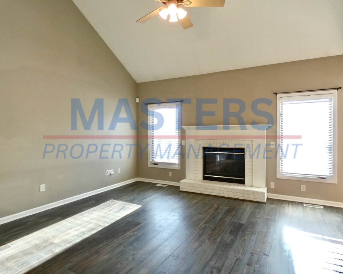 819 Little Creek Dr - Photo 3 of 30