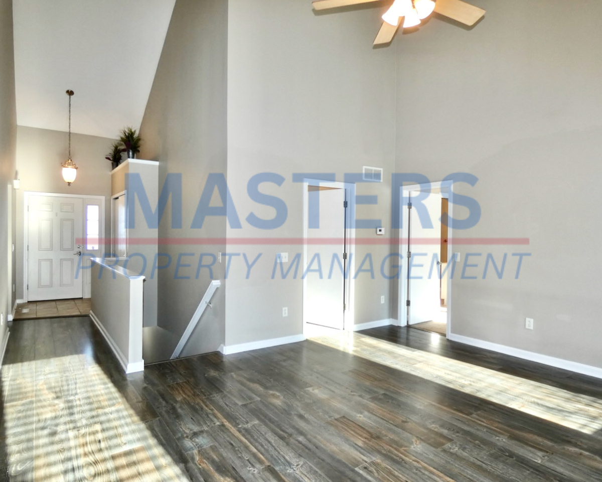 819 Little Creek Dr - Photo 4 of 30