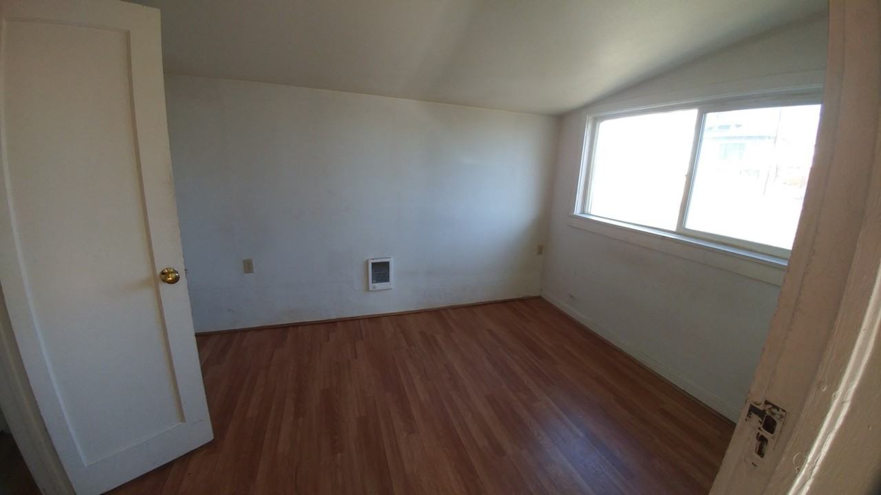 1226 East St - Photo 4 of 7