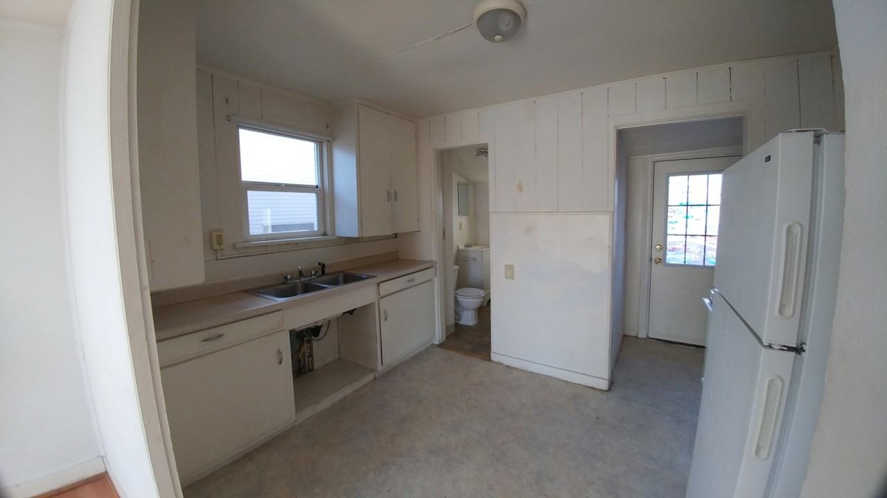 1226 East St - Photo 5 of 7