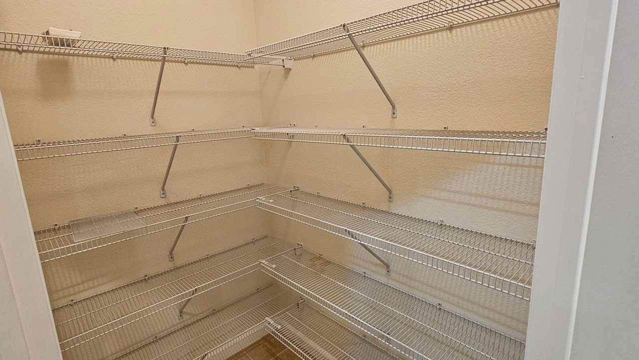 4234 Fitzwilliam St - Photo 5 of 19