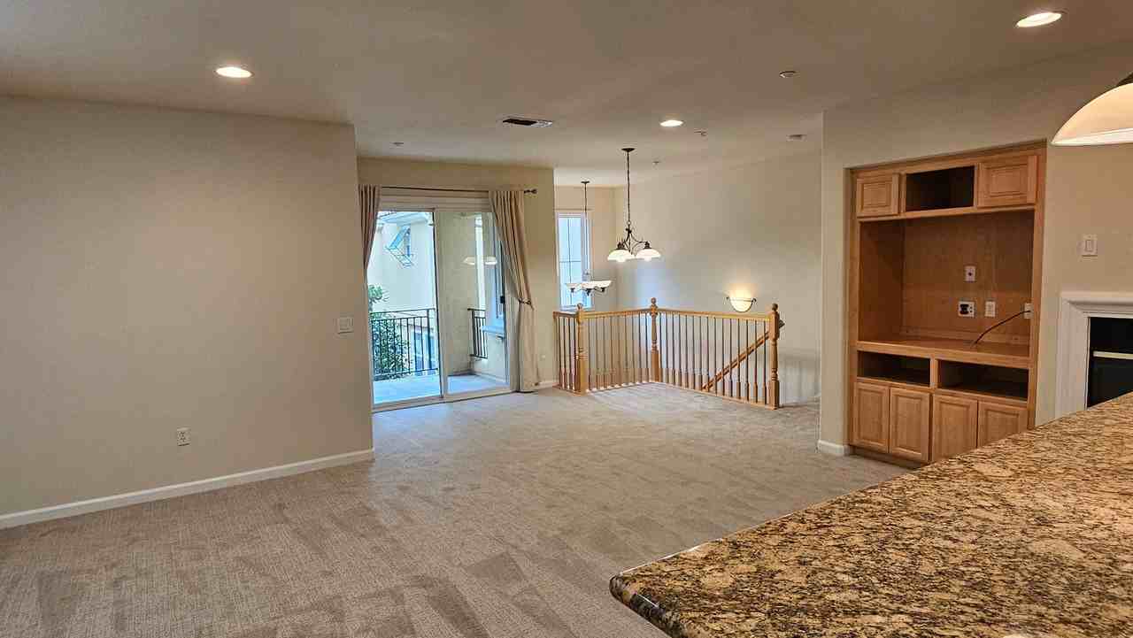 4234 Fitzwilliam St - Photo 6 of 19