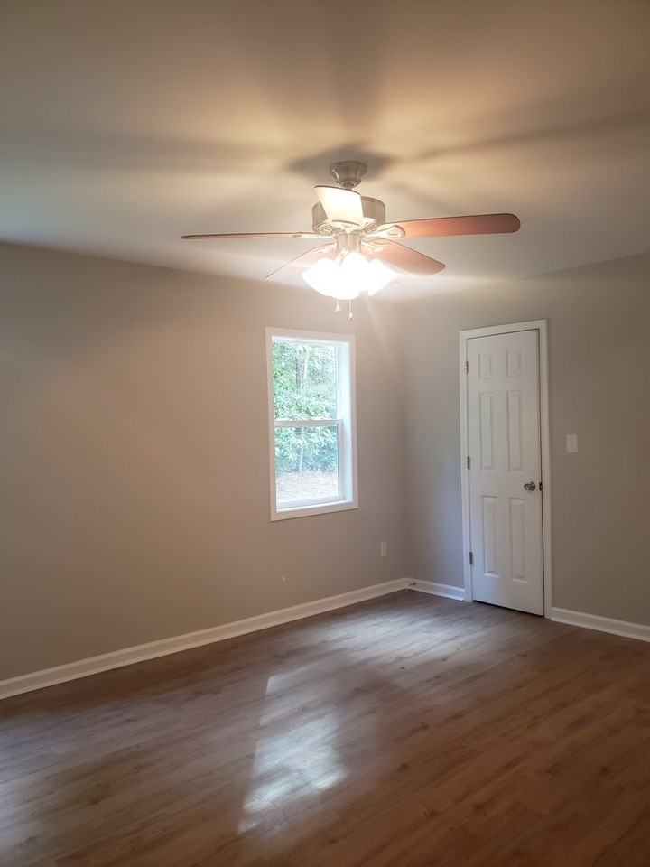 1717 New Hope Rd - Photo 2 of 7