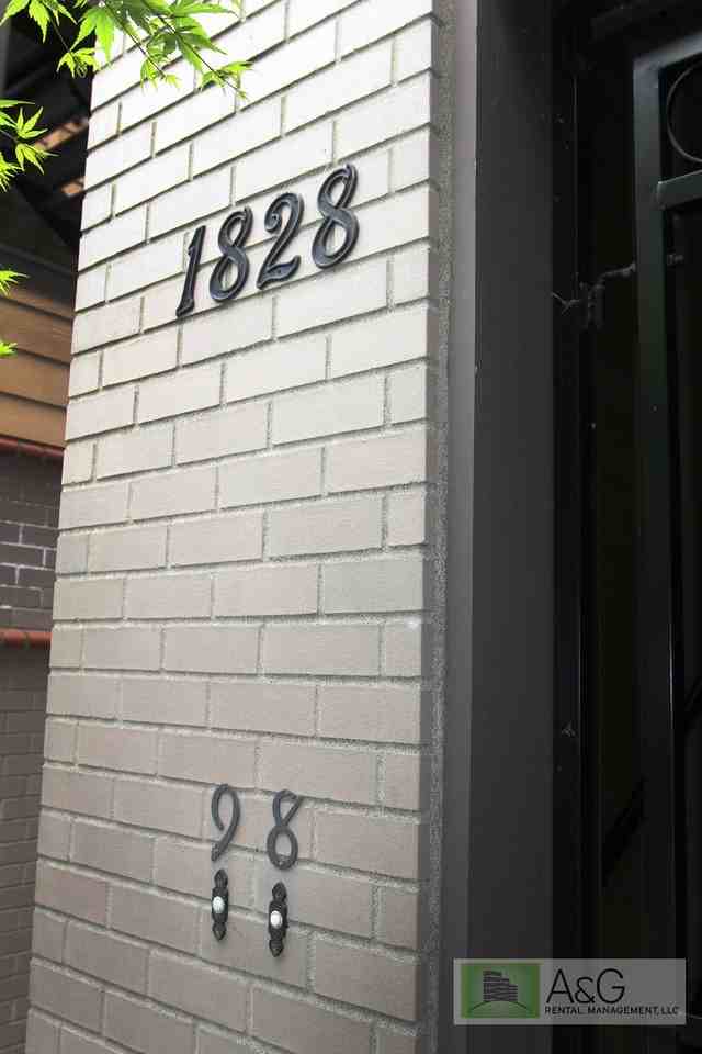 1828 Sw 18th Ave #9 - Photo 3 of 15