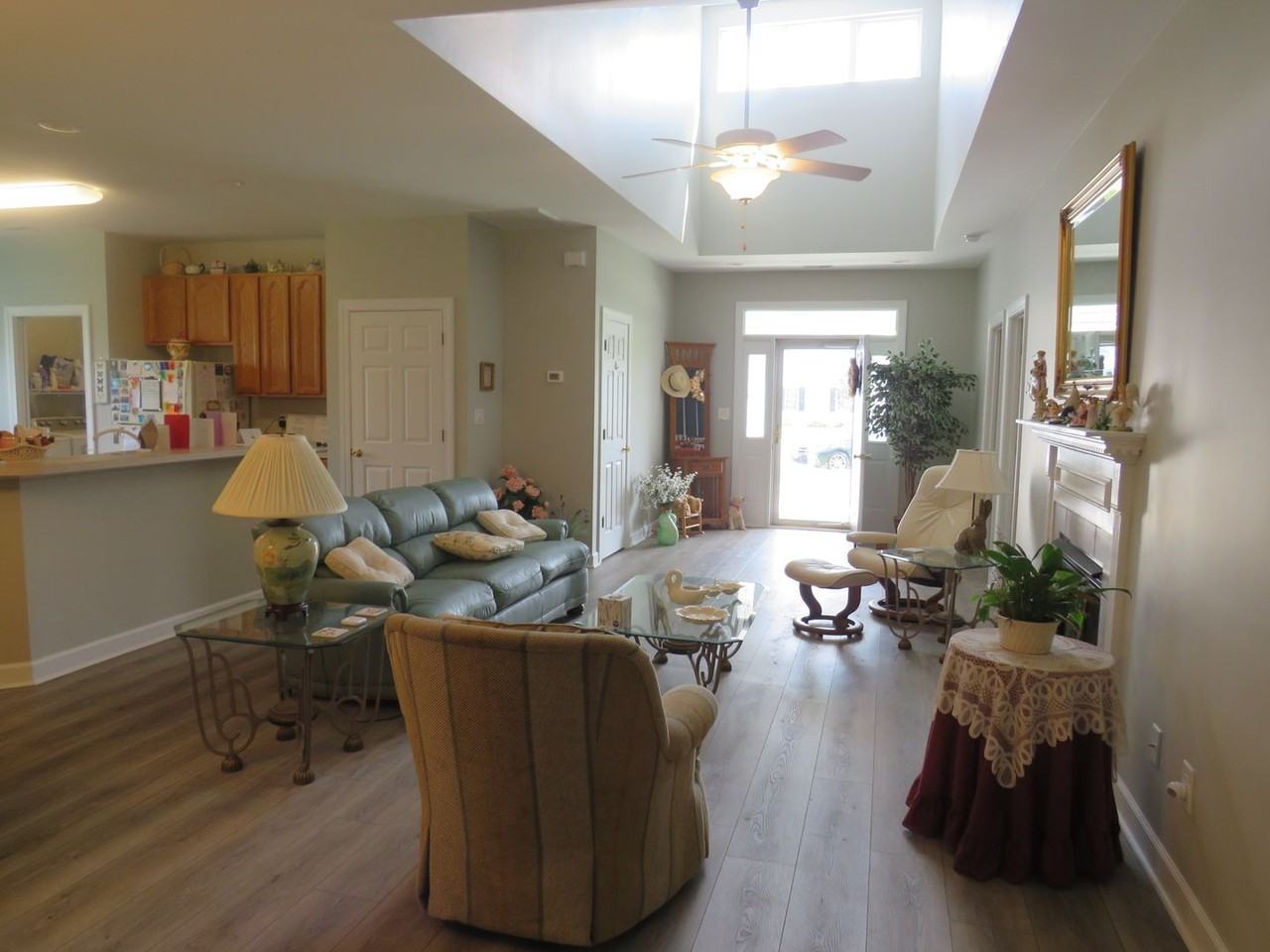 205 Slow Ln - Photo 3 of 17