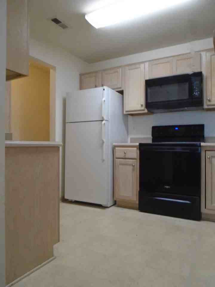 913 Westridge Dr #24 - Photo 2 of 15