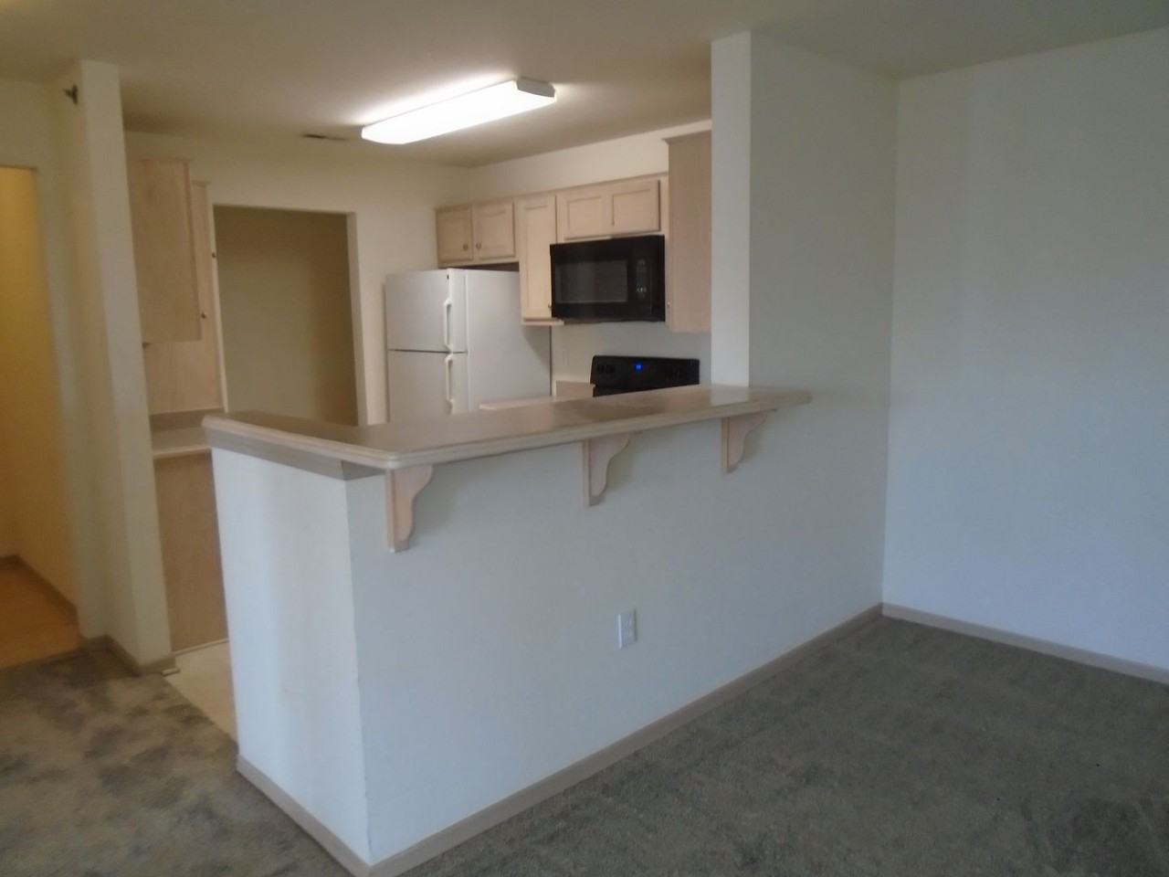 913 Westridge Dr #24 - Photo 4 of 15