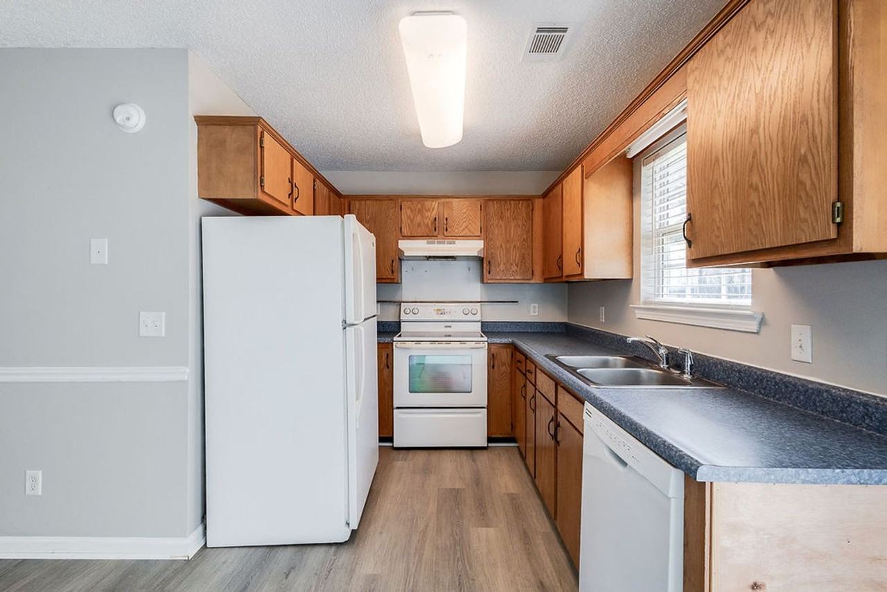 308 Barrister Cir - Photo 2 of 28