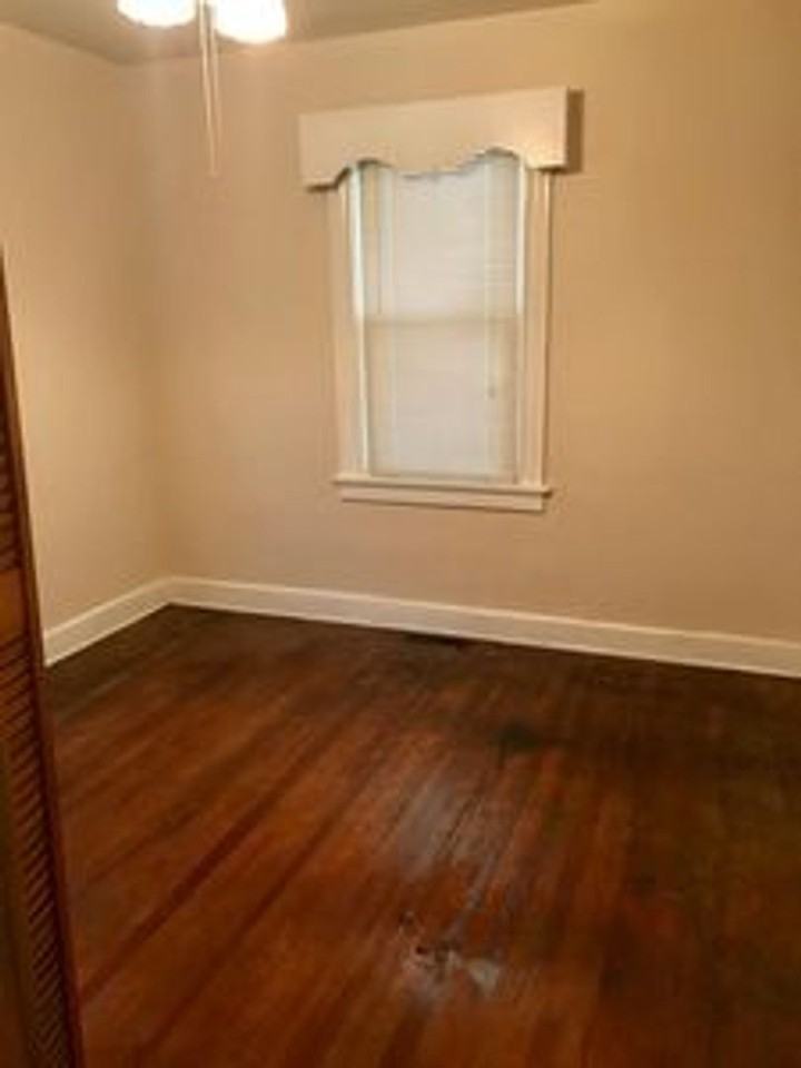 1402 Melton Ave - Photo 3 of 15