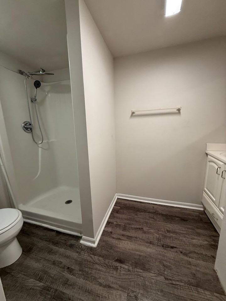 323 Meadowbrook Ln - Photo 6 of 14