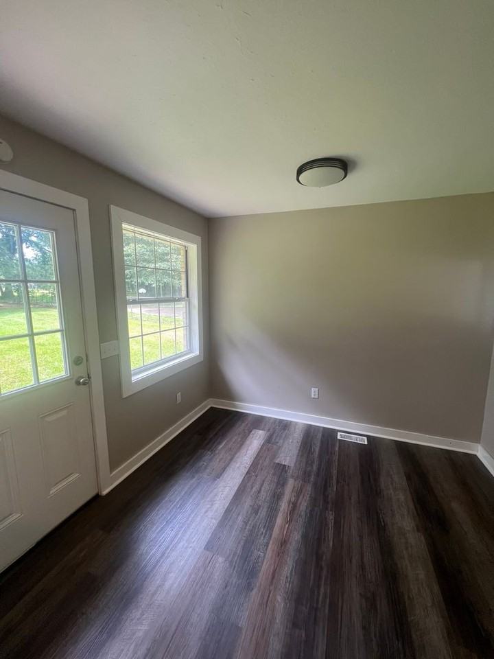 128 Meadowbrook Dr - Photo 7 of 12