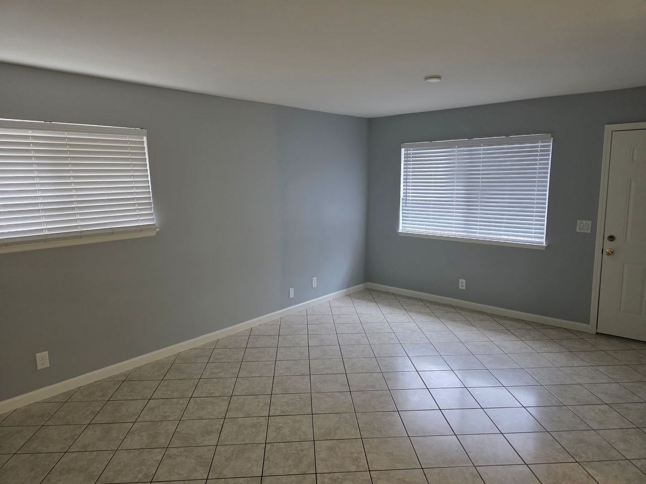 2601 Spinnaker Ave - Photo 2 of 7